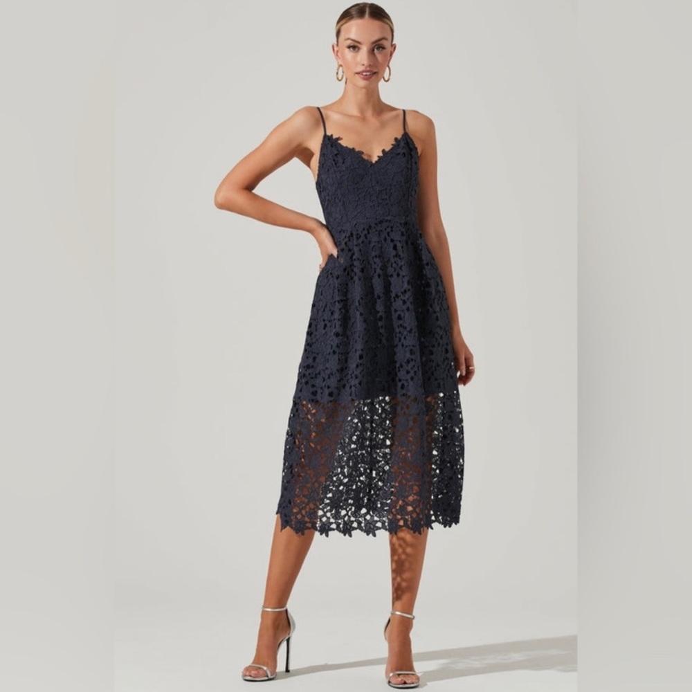NWT ASTR the label LACE A LINE MIDI DRESS size medium in Navy